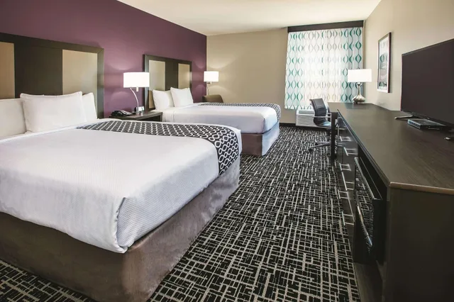 جناح، Quality Inn & Suites Colorado City, TX 2/4