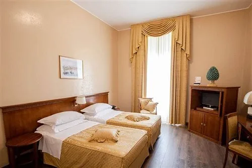 غرفة كلاسيكية بسرير مزدوج، Excelsior Palace Hotel 1/1