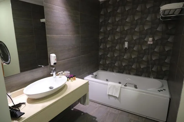 Junior Suite, Double Bed, Sea View, Liberty Kusadasi 7/9