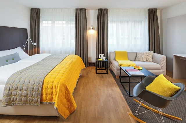 Superior, Double Bed, Sofa, Hotel Rossli 2/2