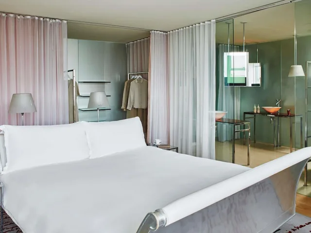 بنتهاوس بسريرين مزدوجين، Sanderson London 1/2