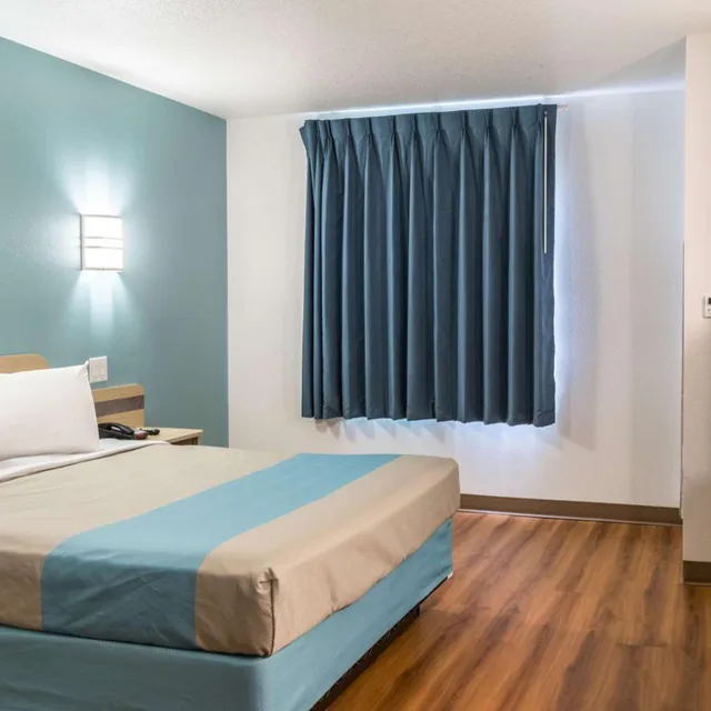 غرفة بسرير كوين لذوي الإعاقة، Motel6 Lincoln City, OR 5/10