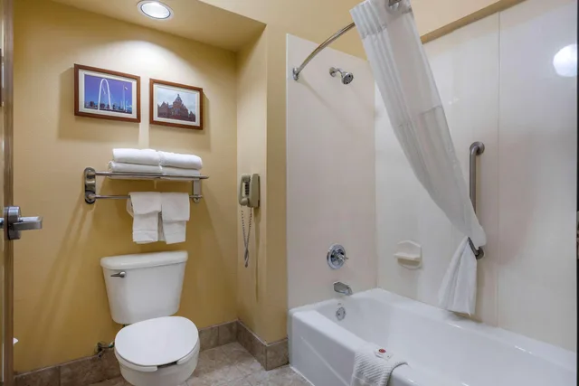 غرفة بسريرين كوين، Comfort Suites DFW Airport 2/2