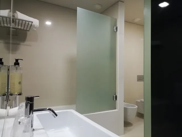غرفة رومانسية بسرير مزدوج، Axis Viana Business And Spa 8/8