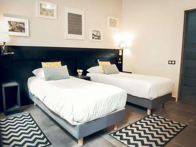 غرفة ثلاثية في الطابق الأرضي، HOTEL BONSEJOUR MONTMARTRE 1/1
