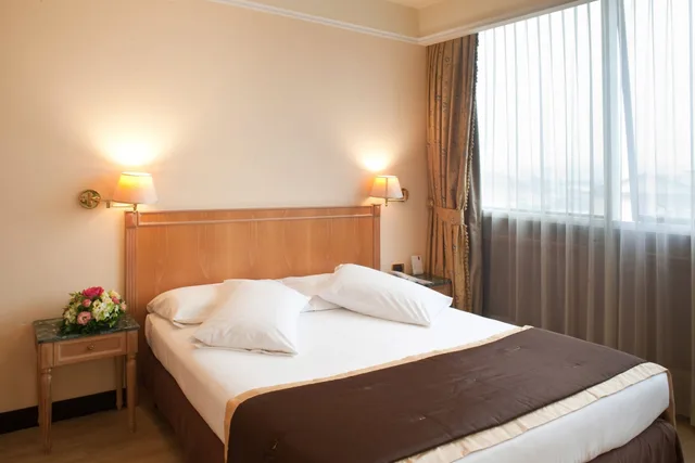 غرفة كلاسيكية بسرير كوين، Shg Hotel De La Ville Vicenza 1/5