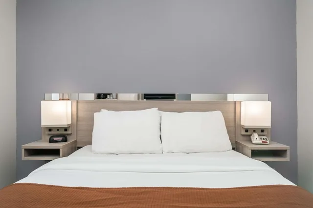 جناح استوديو بسرير كوين، Microtel Inn Suites By Wyndham Rochester Mayo Clinic North 2/3