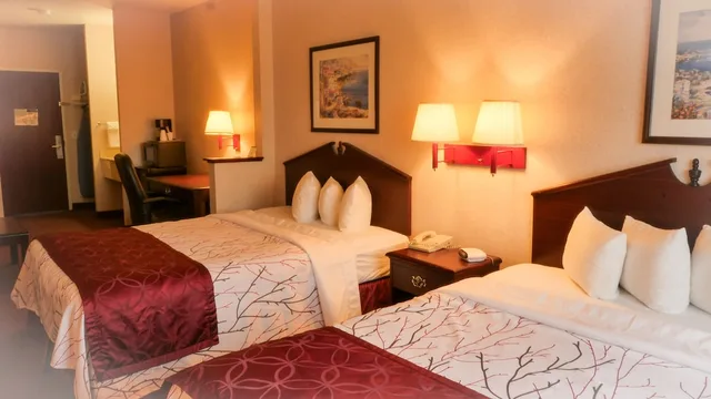 Portland Suites Airport East، غريشام 18/25