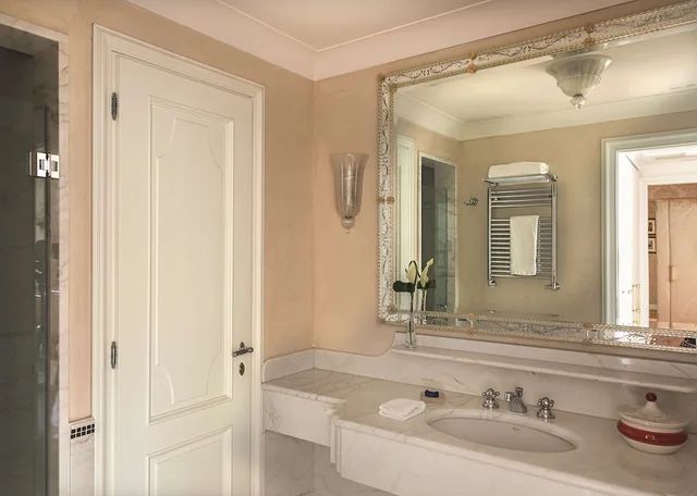 San Giorgio, Suite, King and Twin Beds, Cipriani A Belmond Hotel Venice 5/8