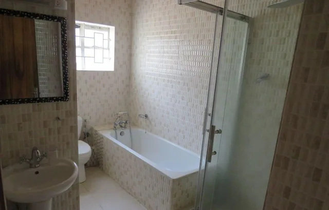 غرفة ديلوكس، Hotel Troy Nairobi 2/2