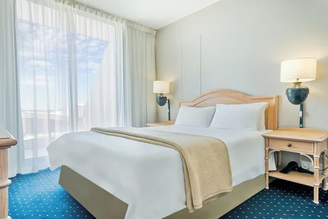 room, sea view, Dolphin Beach Hotel 2/6