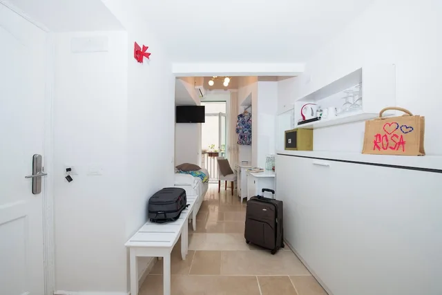 1 Bedroom, Family, Studio, Suite, Queen and Twin Beds, City View, Balcony, Hotel Antica Repubblica 7/10