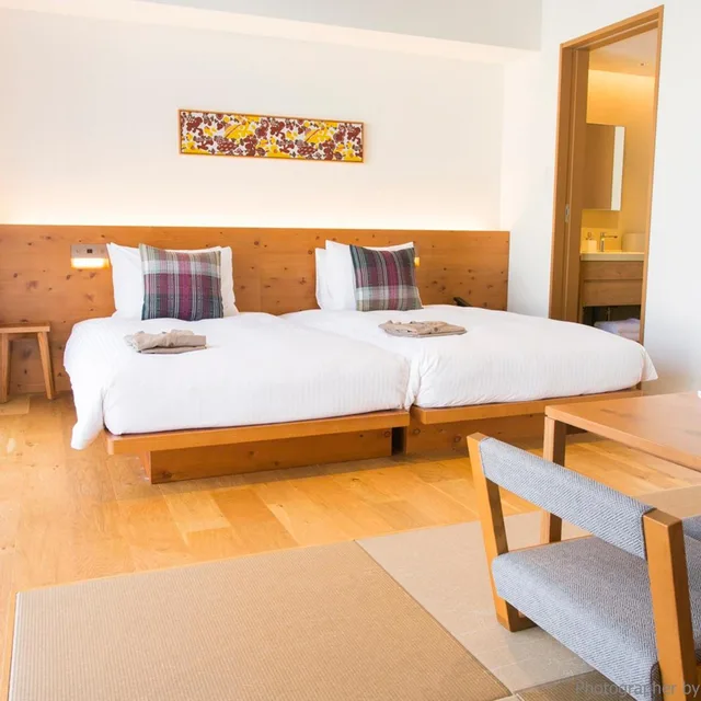 Japanese Western, Twin Beds, Tatami, Hotel Strata Naha 2/7