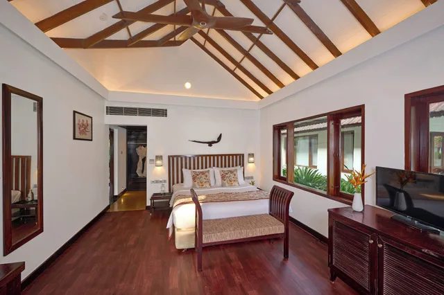 Luxury, Villa, Queen Bed, Lake Front, Plunge Pool، Aveda Kumarakom 1/2