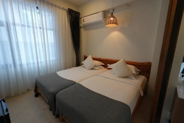 Premier, Twin Beds, Yolo Bangkok Boutique Hotel 5/8