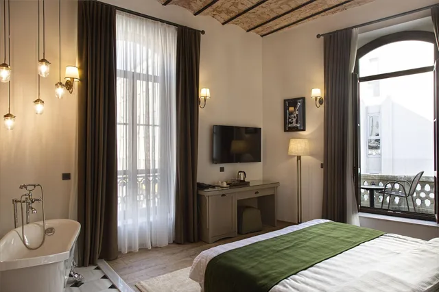 Family Suite, Loft, Balcony, Bathtub، Mest Hotel 3/4