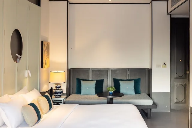 River, Double Bed، HOTEL DES ARTISTS PING SILHOUETTE 2/7