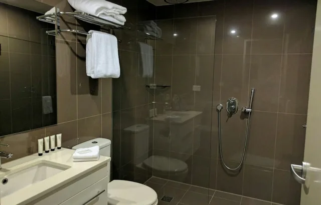 غرفة تنفيذية بسرير كينج بغرفة نوم واحدة، Adina Serviced Apartments Canberra Dickson 3/3