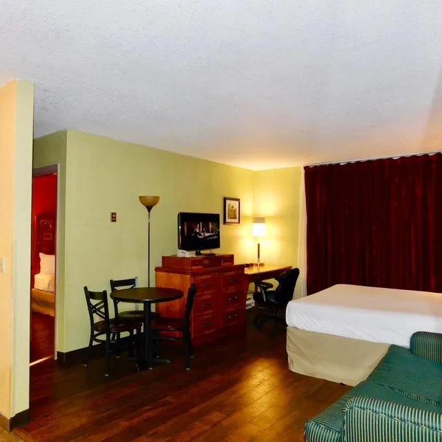 جناح ديلوكس بسرير كينج، Americas Best Value Inn Suites Anchorage Airport 2/7
