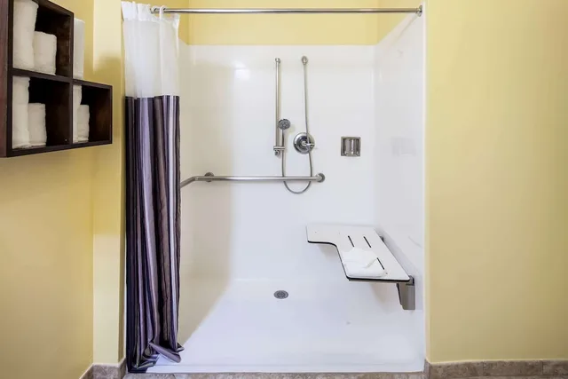 غرفة بسريرين كوين لذوي الإعاقة، La Quinta Inn & Suites by Wyndham Inglewood 3/3