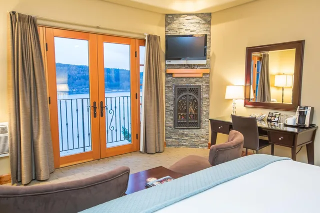 Room, King Bed, River View, Columbia Cliff Villas Hotel 2/9