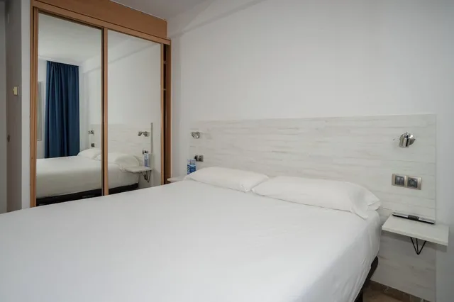شقة ثلاثية بإطلالة على المرسى بشرفة بغرفة نوم واحدة، Port Sitges Resort Hotel 3/10