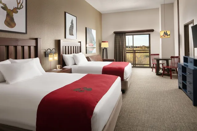 جناح عائلي بسريرين كوين مع أريكة، Great Wolf Lodge Kansas City 1/8