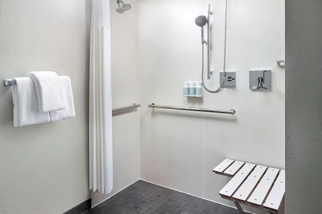 غرفة رباعية لذوي الإعاقة، Courtyard By Marriott Seattle Downtown Lake Union 3/3