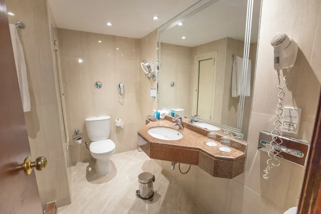 غرفة ديلوكس بسريرين منفصلين بإطلالة على البحر، Sunrise Holidays Resort- Adults Only (Plus 16) 5/5