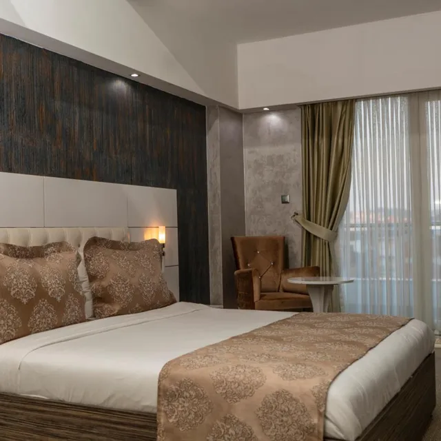 Superior, Suite, MOX Hotel 1/10
