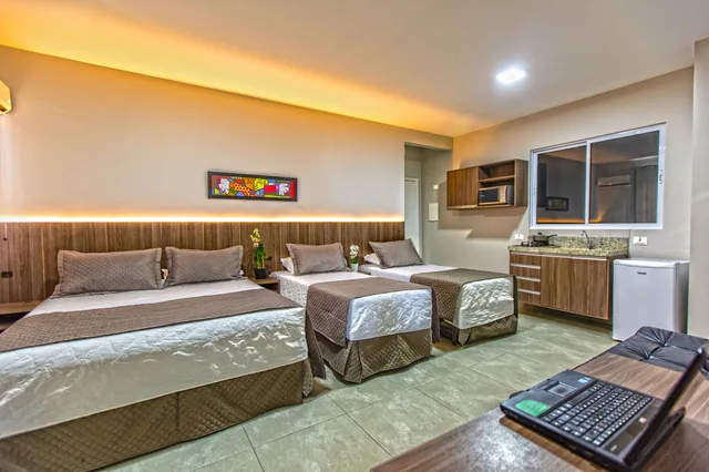 غرفة قياسية رباعية بسرير مزدوج وسريرين منفصلين، Concept Hotel Flat 3/10
