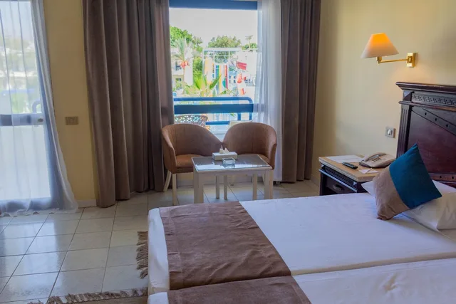 Room, Single, Pool View, Cataract Resort 3/3