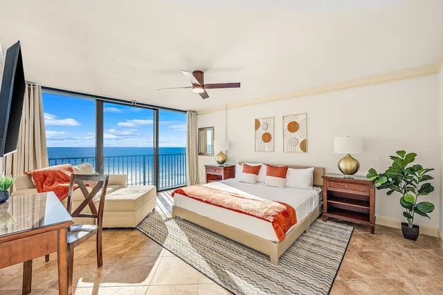 2 Bedrooms, Condo, Beach, 3 Double Beds, Beach Front, 2 Bathrooms, Sofa، Sandpiper Beacon Beach Resort 1/4