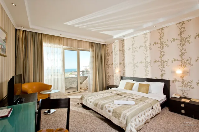شقة عائلية بإطلالة على البحر، Grand Hotel Pomorie 1/2
