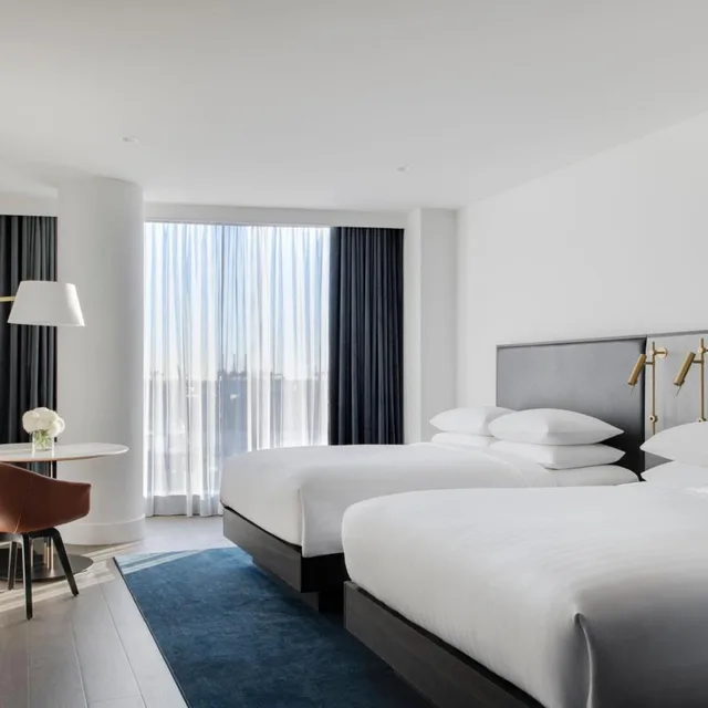 غرفة كلوب بسريرين مزدوجين مع دخول الصالة، Melbourne Marriott Hotel Docklands 2/10