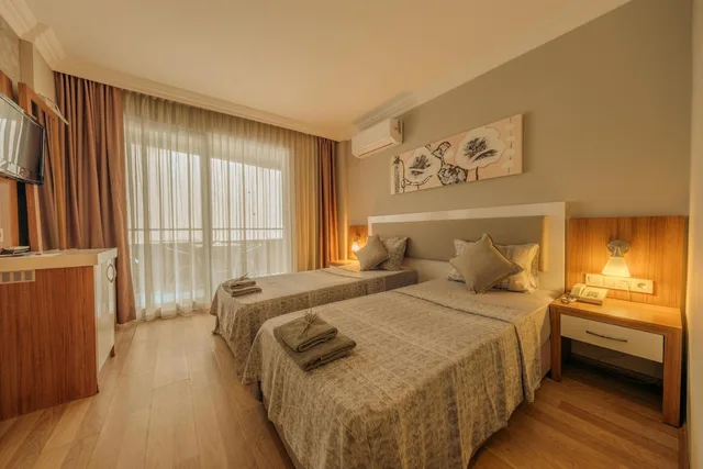 غرفة قياسية ثلاثية بثلاثة أسرّة، NOVIS HOTEL CLEOPATRA 3/5