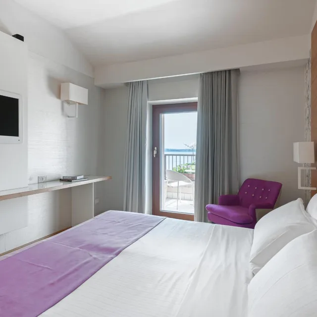 غرفة بسرير مزدوج بإطلالة على البحيرة، Hotel Eden 3/10