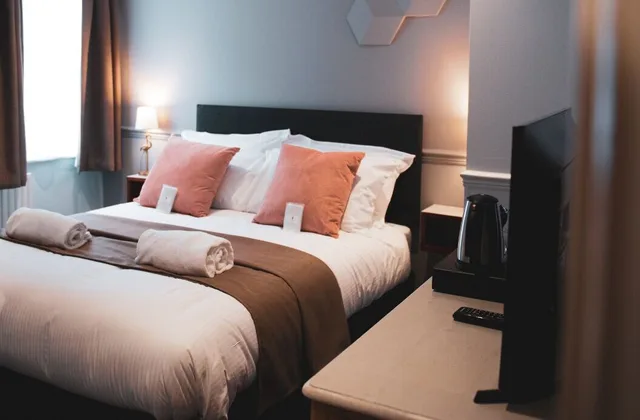 Standard, Double Bed, The Stag Hotel 2/3