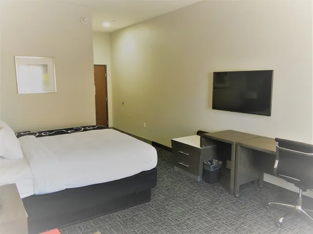 جناح بسرير كينج، Hotel Glenpool 2/3