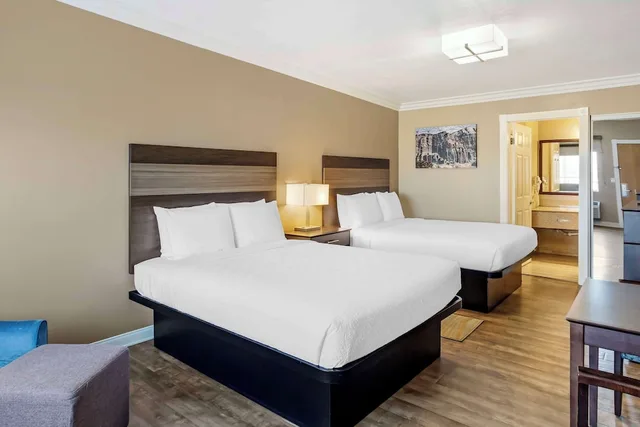 غرفة قياسية بسريرين كوين، Best Western China Lake Inn 4/10