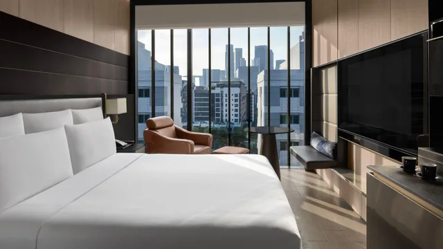 غرفة كلاسيكية ركنية بسرير كينج مع دخول صالة النادي، INTERCONTINENTAL SINGAPORE ROBERTSON QUAY 1/2