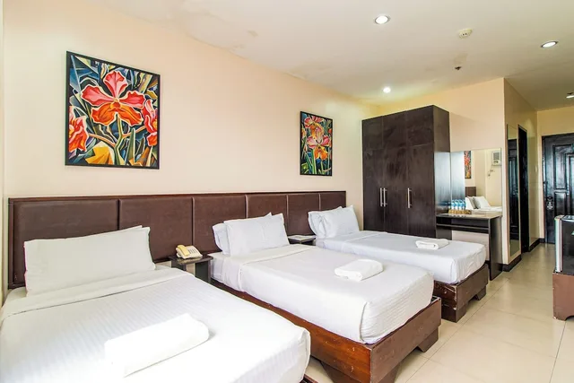 غرفة ثلاثية، Main Hotel And Suites 1/4