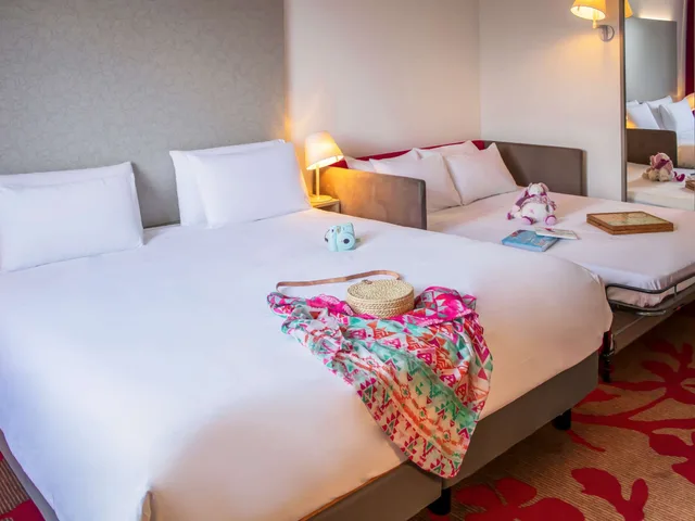 غرفة كلاسيكية عائلية بسرير مزدوج مع أريكة، Mercure Tours Nord 6/10