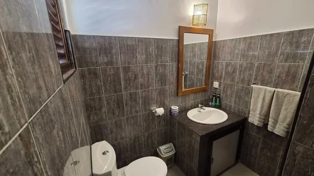 غرفة قياسية بسرير كينج، Riverside Cabanas 7/10