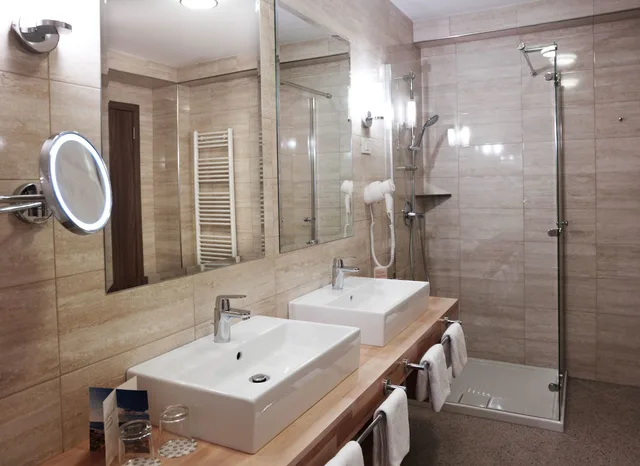 غرفة عائلية بشرفة مع أريكة، Wellness Hotel Apollo 3/3