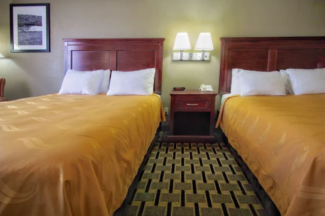 غرفة قياسية بسريرين كوين، Quality Inn Moore Oklahoma City 2/4