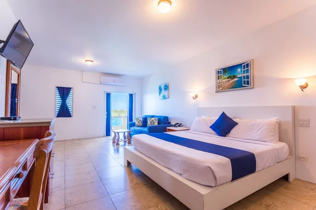 1 Bedroom, Suite, King Bed, Resort View, Kitchenette, La Vue Boutique Inn 1/10