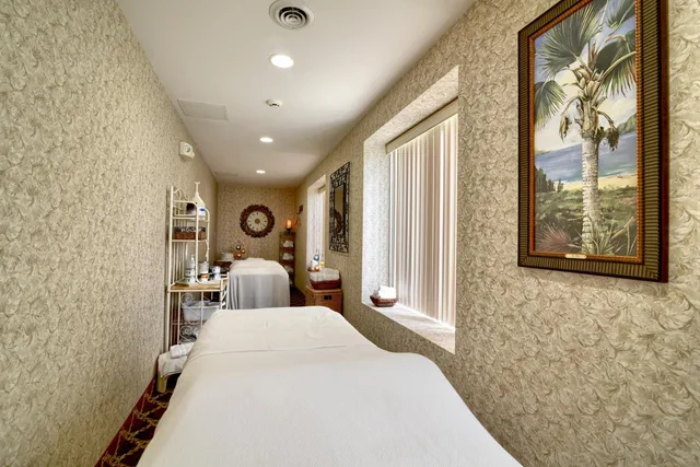 غرفة رومانسية، Roosevelt Inn And Suites 2/10