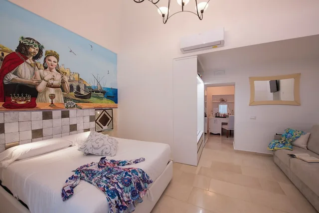 غرفة عائلية رباعية بسرير كوين بإطلالة على المدينة بشرفة بغرفة نوم واحدة مع أريكة، Hotel Antica Repubblica 7/10