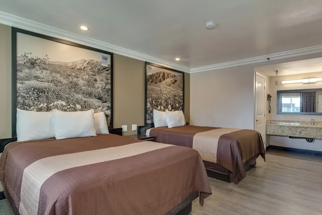 غرفة كومفورت بسريرين كوين للمدخنين، Hotel Seville 3/6